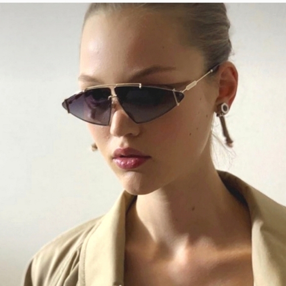 Burberry Gold Frame Sunglasses with Black Gradient Lenses - Picture 2 of 9